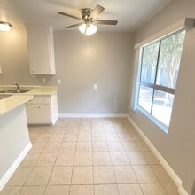 Lynwood Palms in Lynwood, CA - Building Photo - Building Photo