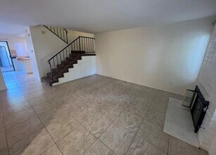 828 Vía Mesa Verde in Riverside, CA - Building Photo - Building Photo