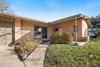 319 Marquis Ln in San Antonio, TX - Building Photo - Building Photo