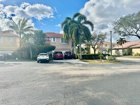 300 SW 100th Ave in Pembroke Pines, FL - Building Photo