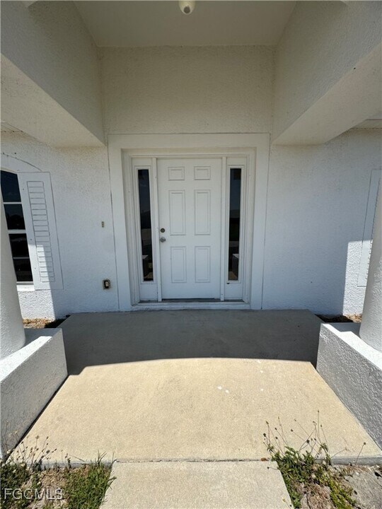 4032 25th St SW in Lehigh Acres, FL - Building Photo