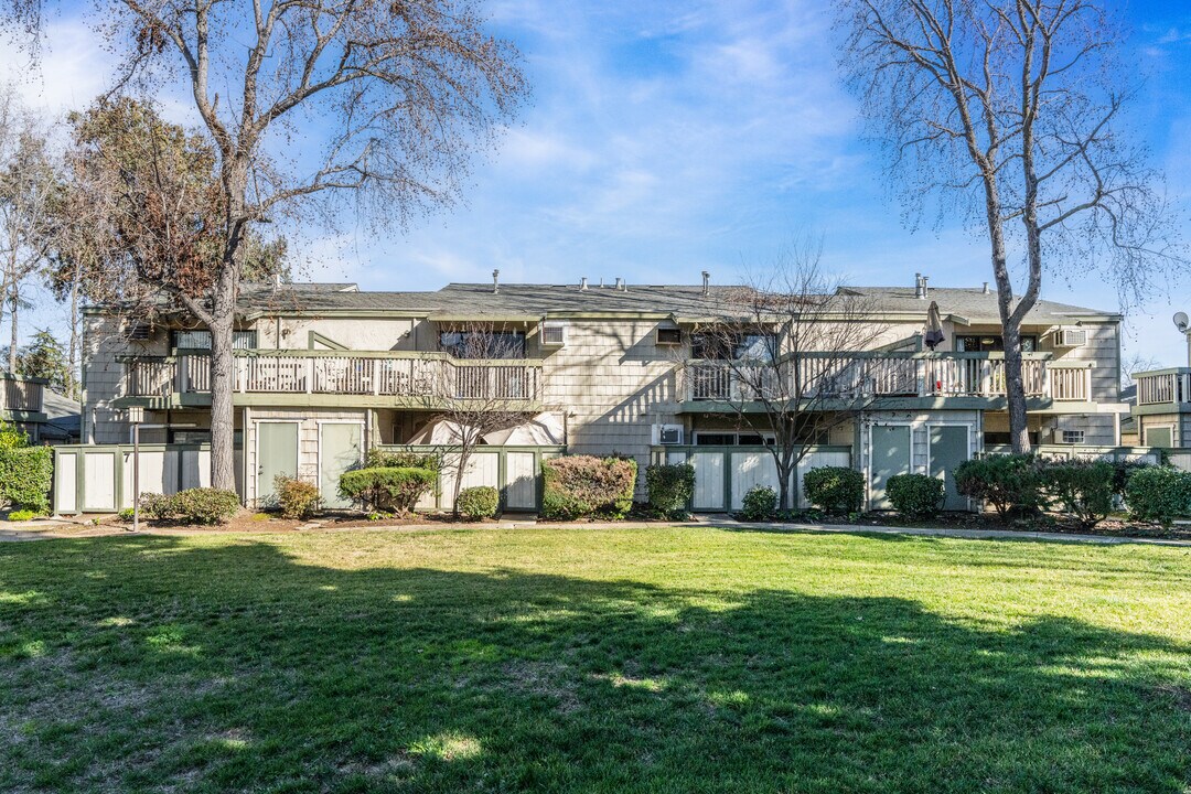 San Miguel Condominiums in Concord, CA - Building Photo