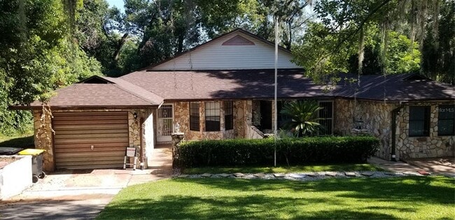property at 335 E Lansdowne Ave