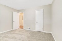 2304 Ousley Ct photo'