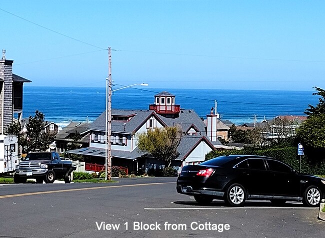 445 SW 7th St in Newport, OR - Building Photo - Building Photo