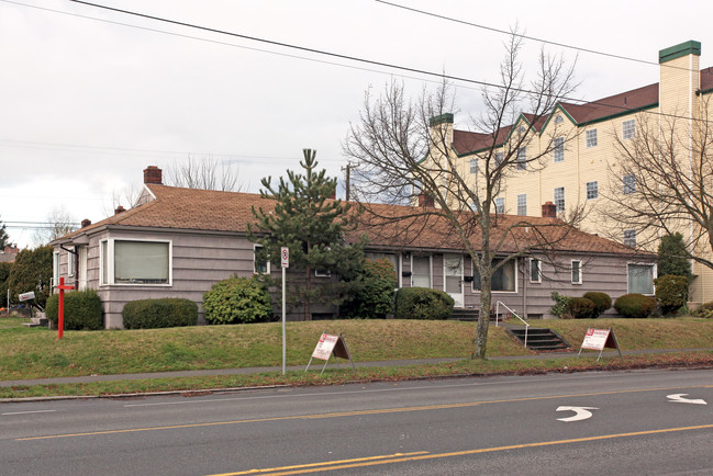 3917-3923 California Ave SW in Seattle, WA - Building Photo - Building Photo