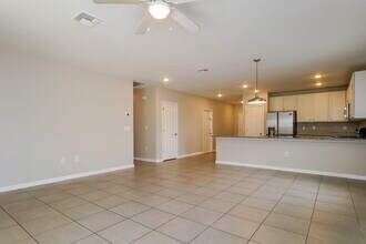325 Salmon Ct in Poinciana, FL - Building Photo - Building Photo