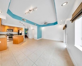 2814 SW 27th St in Miami, FL - Building Photo - Building Photo