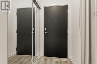 250 Lawrence Ave E in Toronto, ON - Building Photo - Building Photo