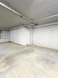 271 Paris St, Unit #1 in Boston, MA - Building Photo - Building Photo