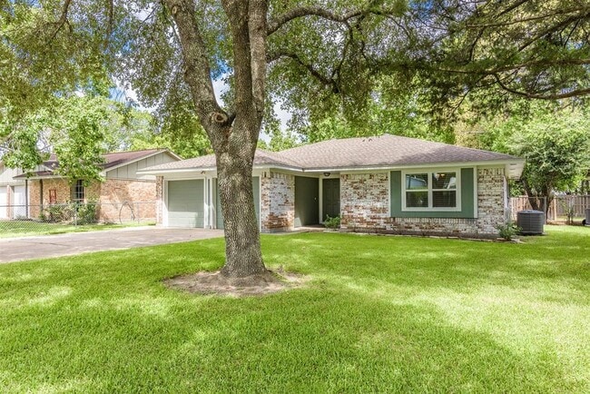 1306 2nd St in League City, TX - Building Photo - Building Photo
