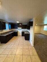 428 W 109th Pl in Los Angeles, CA - Building Photo - Building Photo