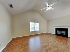 1939 Redwood Trace in Ellenwood, GA - Building Photo - Building Photo