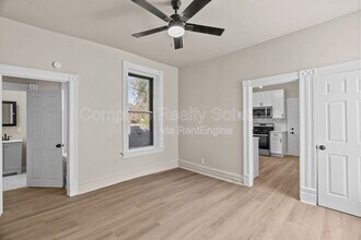 3915 Russell Blvd in St. Louis, MO - Building Photo - Building Photo