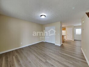 11 Glenpark Ct in Amelia, OH - Foto de edificio - Building Photo