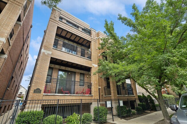 property at 1956 W Erie St