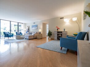 3200 S Ocean Blvd, Unit D203 in Palm Beach, FL - Building Photo - Building Photo