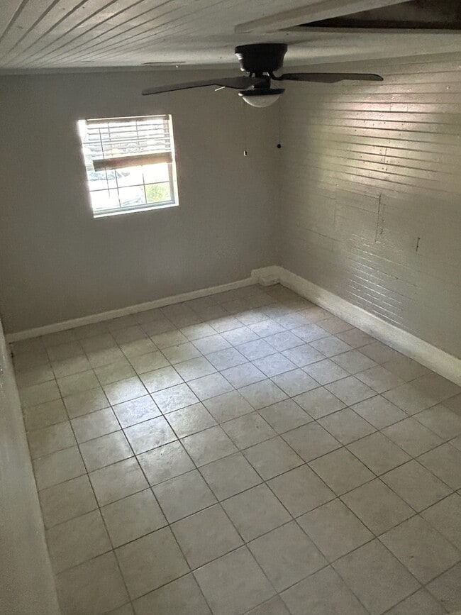 607 W Dallas St in Conroe, TX - Building Photo - Building Photo