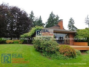 1954 Egan Way in Lake Oswego, OR - Building Photo - Building Photo