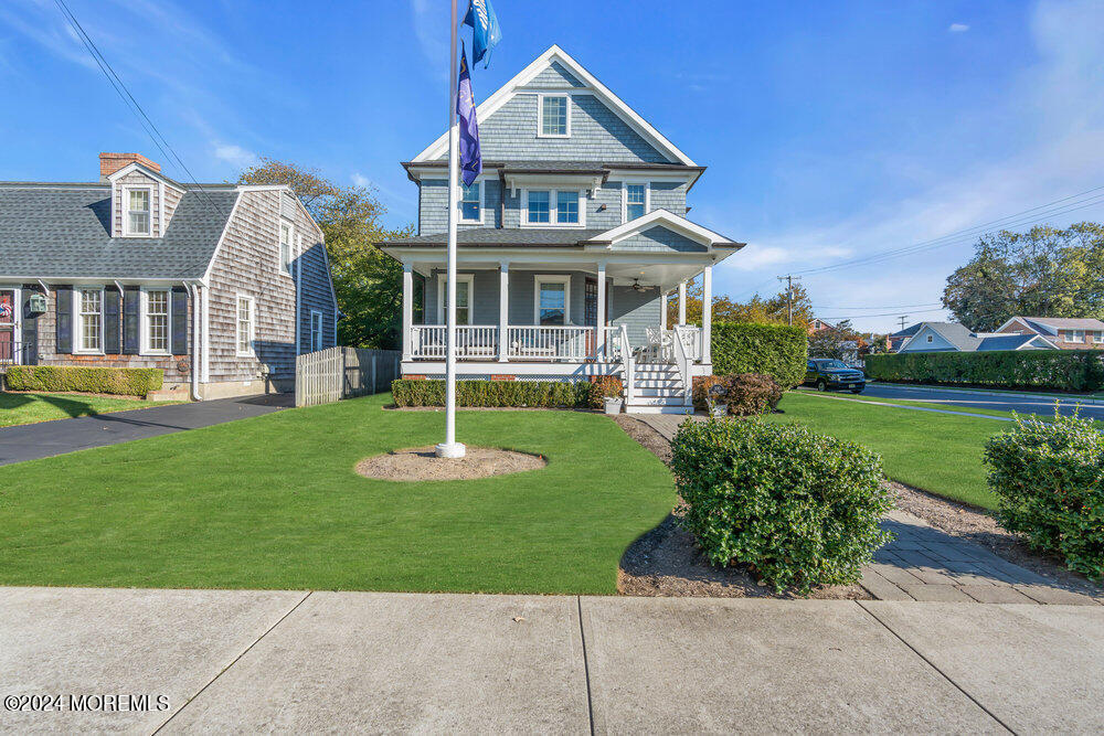 300 Salem Ave in Spring Lake, NJ - Building Photo