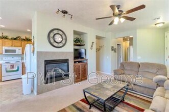 3241 E Fourteen Fairway Dr in Washington, UT - Building Photo - Building Photo