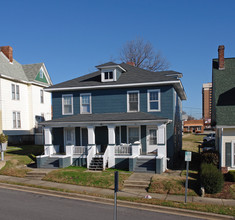 409 Edgeworth St in Greensboro, NC - Foto de edificio - Building Photo