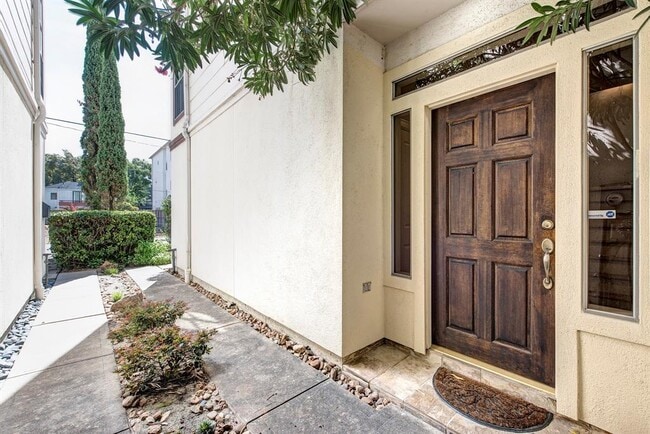 301 Asbury St in Houston, TX - Building Photo - Building Photo