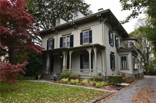 30 Kay St-Unit -4 in Newport, RI - Foto de edificio - Building Photo