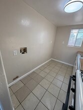 304 Clyde St, Unit Clyde Unit C in Bakersfield, CA - Building Photo - Building Photo