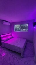 870 NW 84th Ter, Unit A in Miami, FL - Foto de edificio - Building Photo