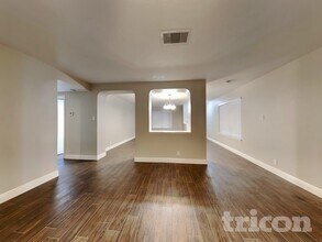 14727 Bending Point in San Antonio, TX - Foto de edificio - Building Photo