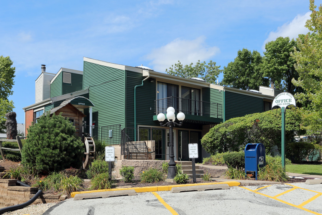 Winding Hills Apartments in Davenport, IA - Building Photo