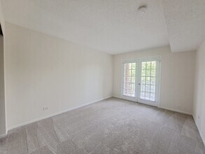 520 Biesterfield Rd in Elk Grove Village, IL - Building Photo - Building Photo