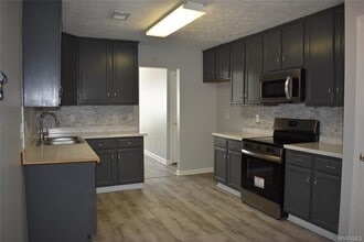 6301 Scenic Dr, Unit 05-107 in Montgomery, AL - Building Photo - Building Photo