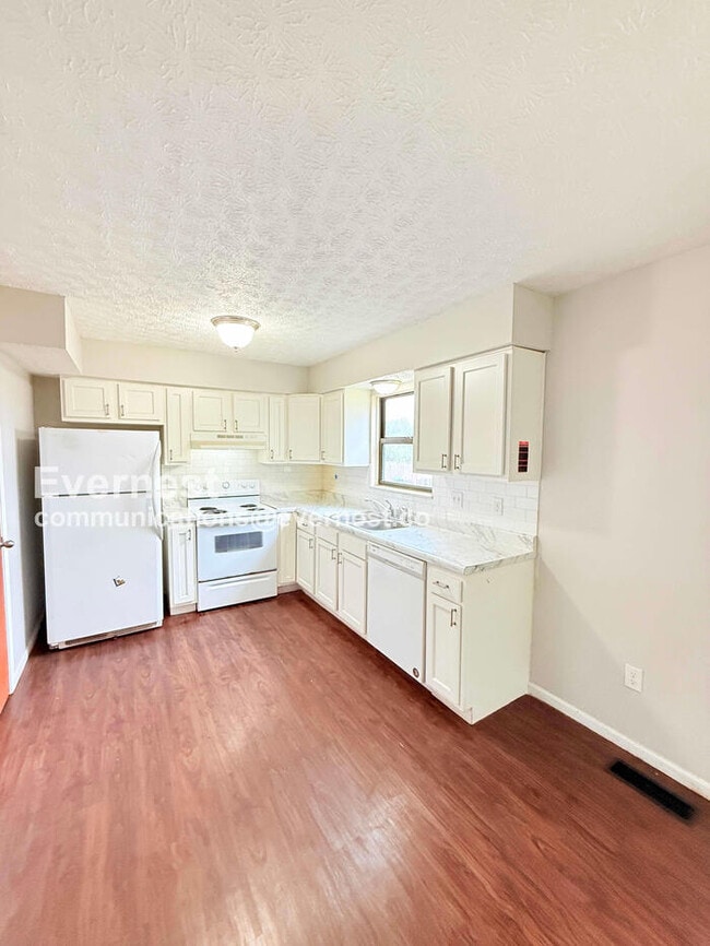 property at 1889 Laramie Dr