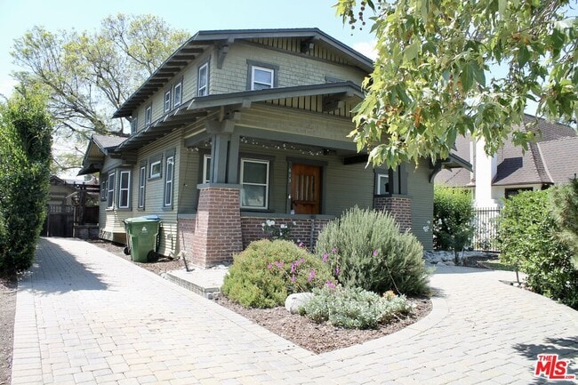 613 N Lucerne Blvd in Los Angeles, CA - Building Photo - Building Photo