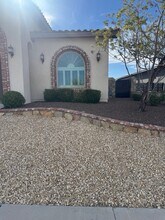 7726 Enchanted Ridge Dr in El Paso, TX - Foto de edificio - Building Photo