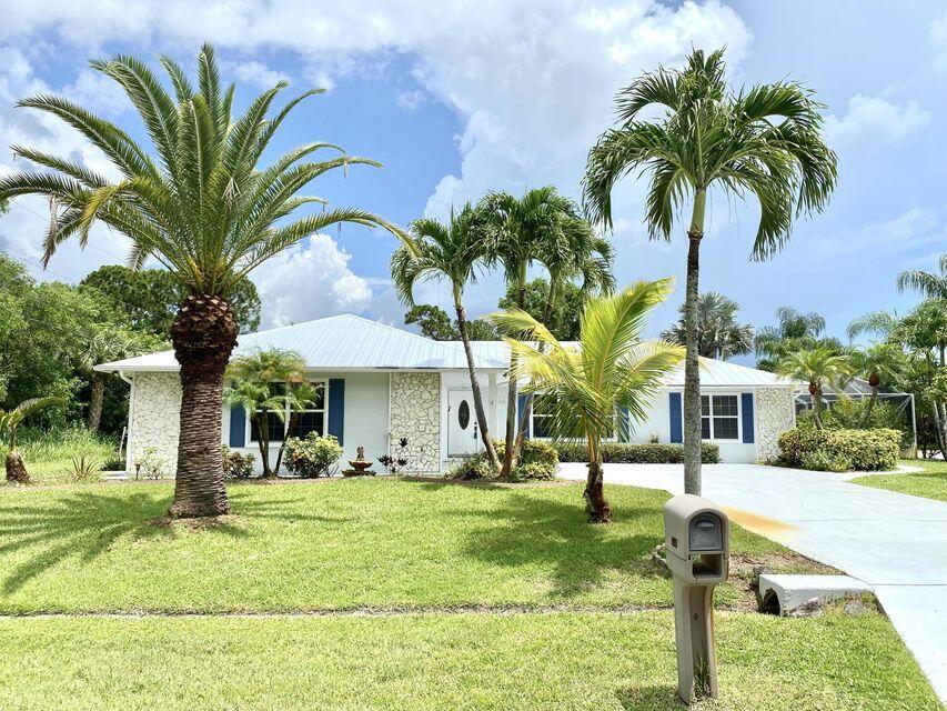 2309 SE Luau Ave in Port St. Lucie, FL - Building Photo