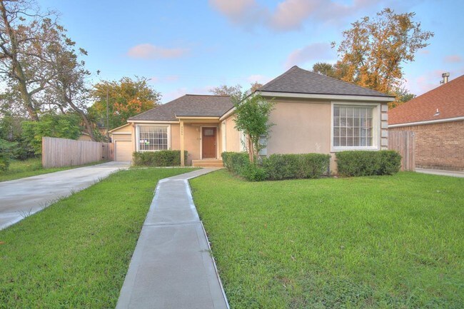 3205 Charleston St in Houston, TX - Building Photo - Building Photo