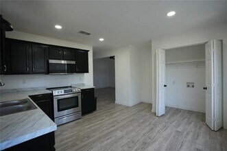 4535 Parry Ave in Dallas, TX - Building Photo - Building Photo