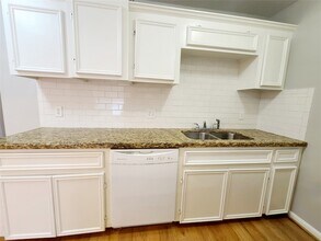 4931 Junius St in Dallas, TX - Foto de edificio - Building Photo