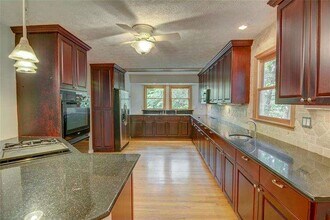 639 Lakeshore Dr NW in Duluth, GA - Building Photo - Building Photo