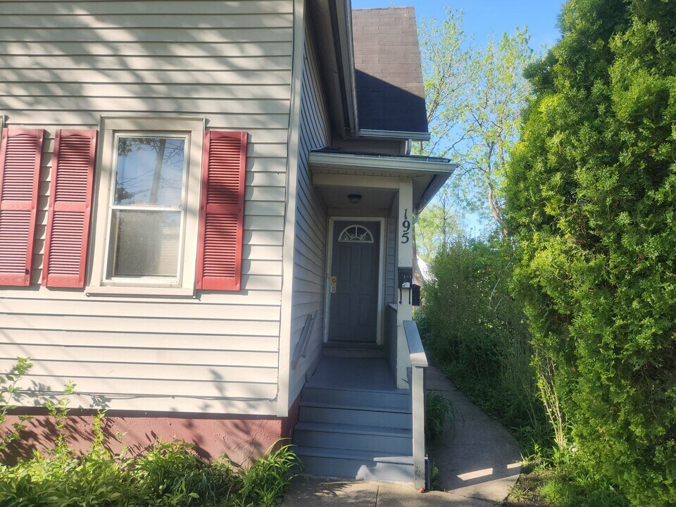 195 Lewis St in Rochester, NY - Building Photo