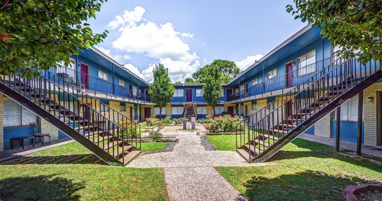 The Station Apartments in Houston, TX - Building Photo