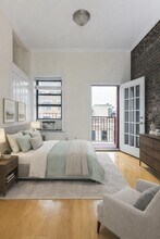 42 Avenue B, Unit 4-3FN in New York, NY - Building Photo - Building Photo