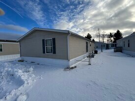 4687 Violet Ln in Traverse City, MI - Building Photo