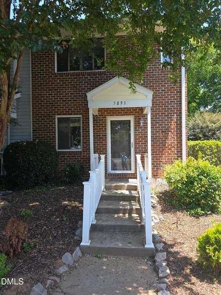 5893 Shady Grove Cir in Raleigh, NC - Building Photo - Building Photo