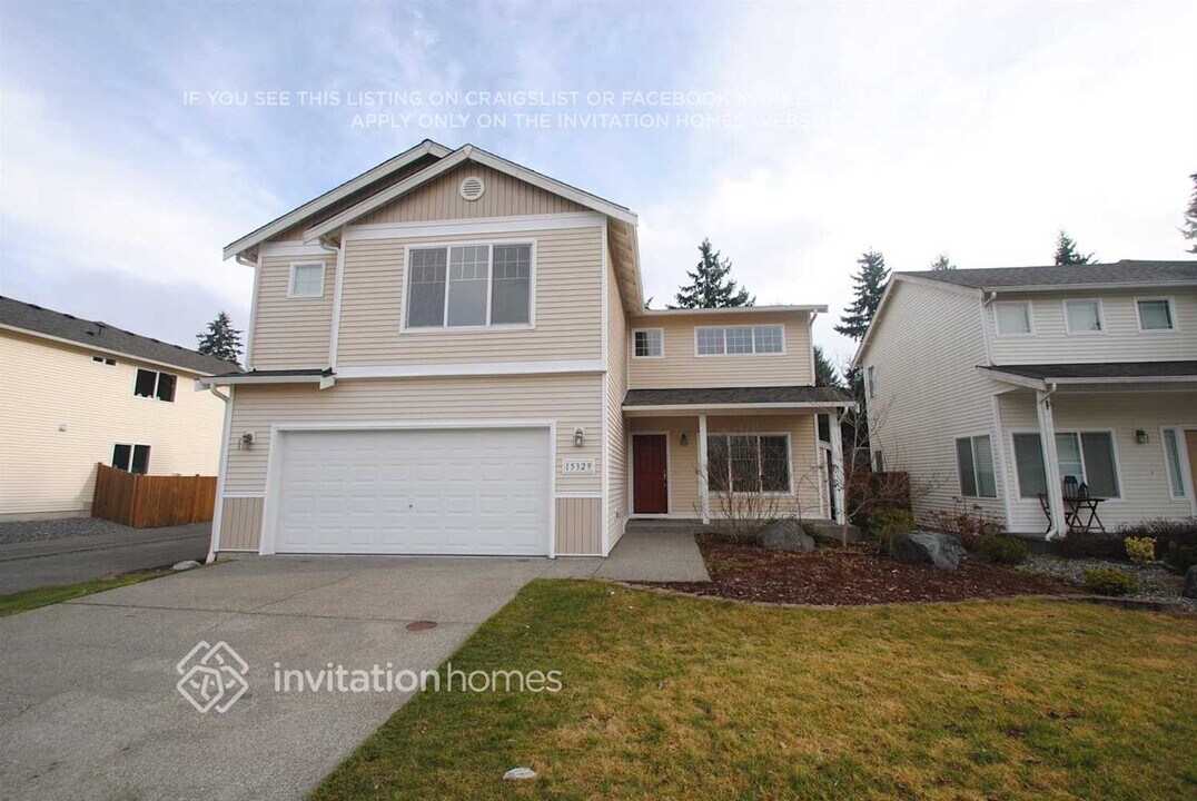 15329 87th Ave E in Puyallup, WA - Building Photo
