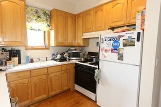 925 W Wolfram St, Unit J00P in Chicago, IL - Building Photo - Building Photo