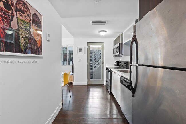 621 11th St in Miami Beach, FL - Building Photo - Building Photo